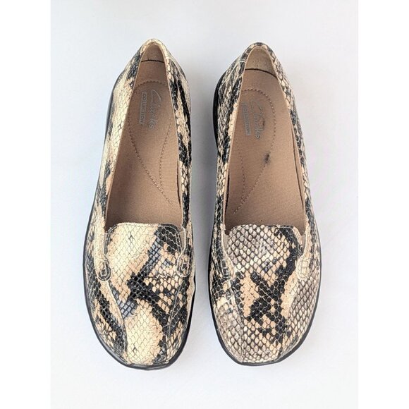 Clarks Bayou Q Faux Snakeskin Loafers Womens Sz 6 | Cushioned Low Heel Slip Ons - Picture 3 of 8